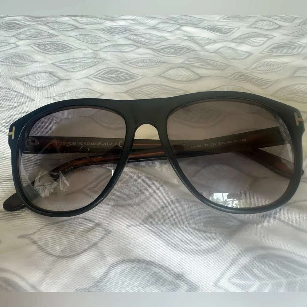 Tom Ford Olivier TF236 Sunglasses - Used with scratches!! - Picture 3 of 14